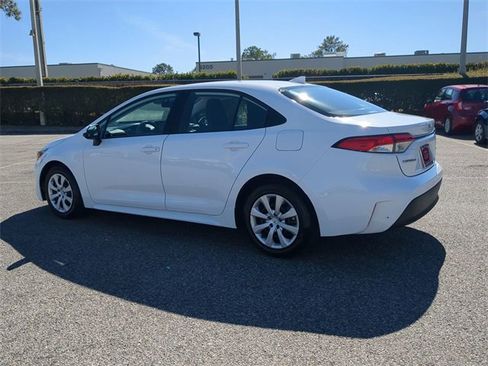 Certified 2025 Toyota Corolla LE image 6