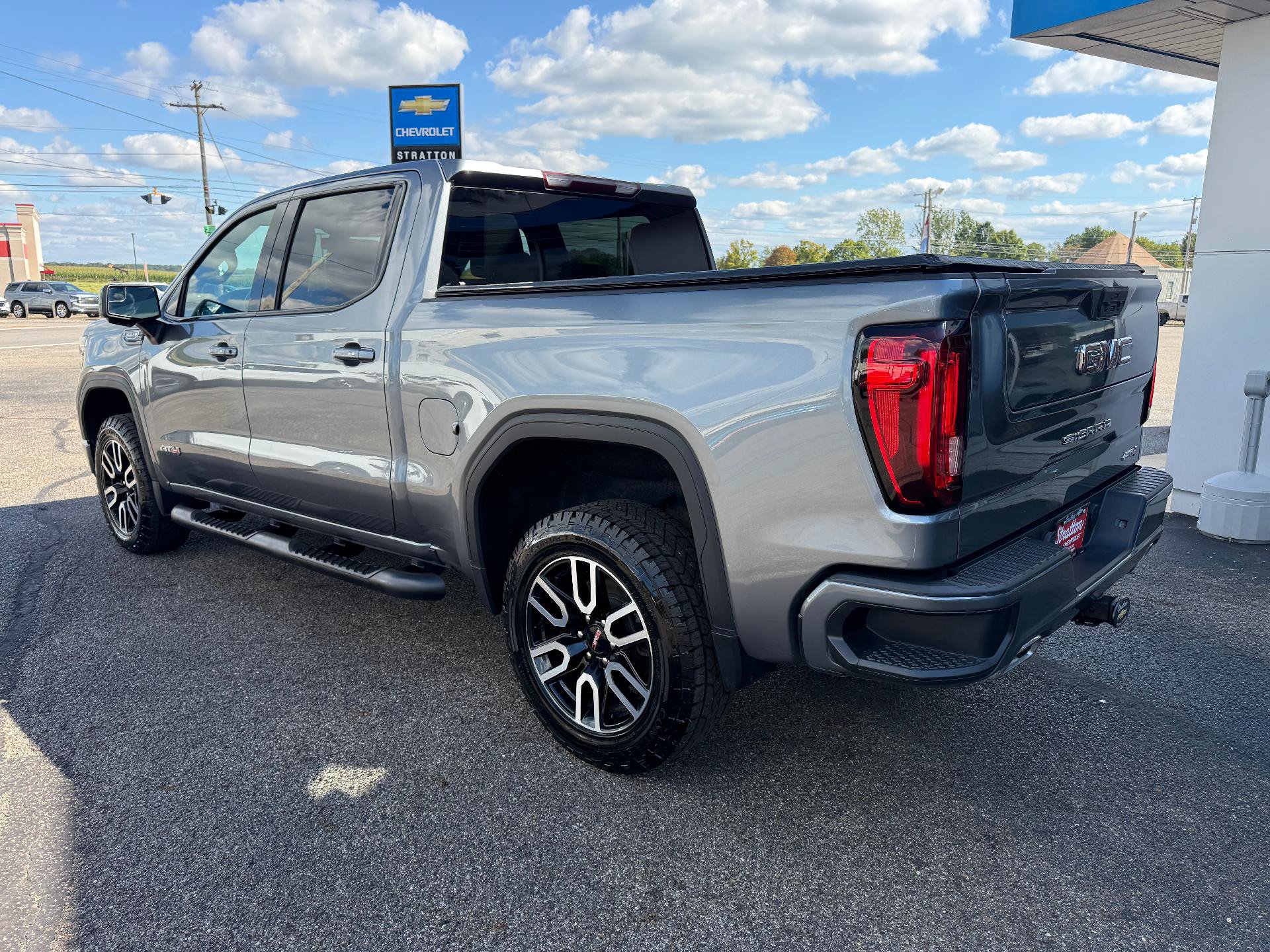 Used 2021 GMC Sierra 1500 AT4 AWD/4WD image 5