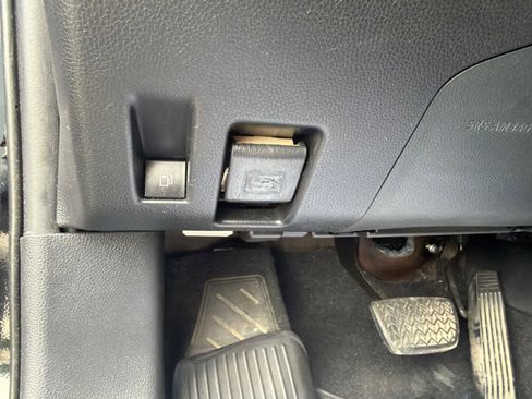 Used 2021 Toyota RAV4 LE AWD/4WD image 20