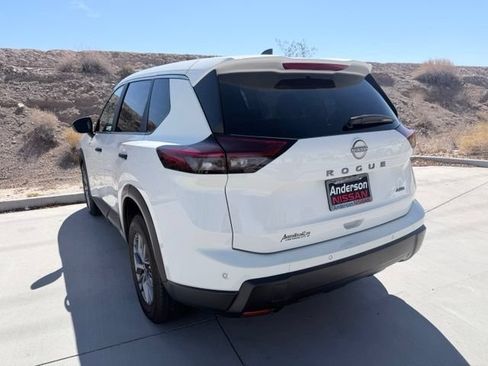 Used 2024 Nissan Rogue S AWD/4WD image 8