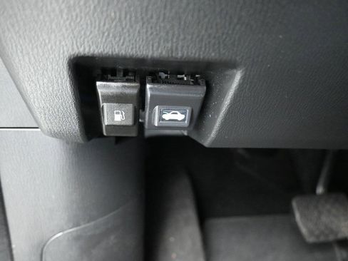 Used 2021 MAZDA CX-5 Touring image 25