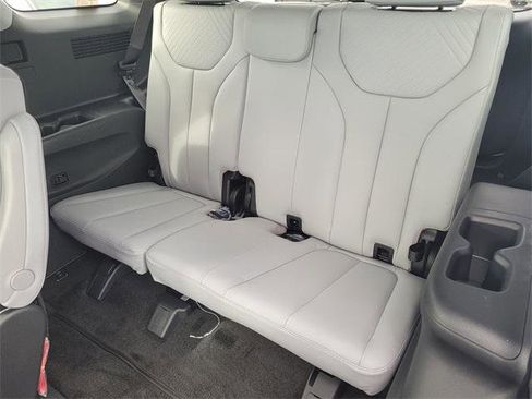 Certified 2025 Hyundai Palisade SEL image 7