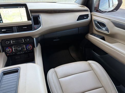 Used 2023 Chevrolet Tahoe Premier w/ Advanced Technology Package image 26