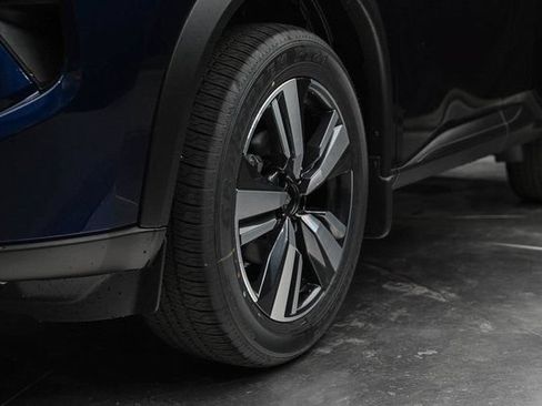 New 2025 Nissan Rogue SL w/ SL Premium Package AWD/4WD image 8