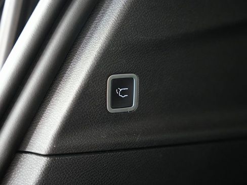 Used 2019 Chrysler Pacifica Limited w/ Advanced Safetytec Group image 36