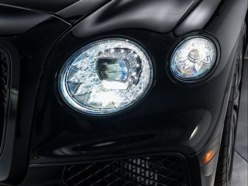 Used 2021 Bentley Flying Spur V8 image 40
