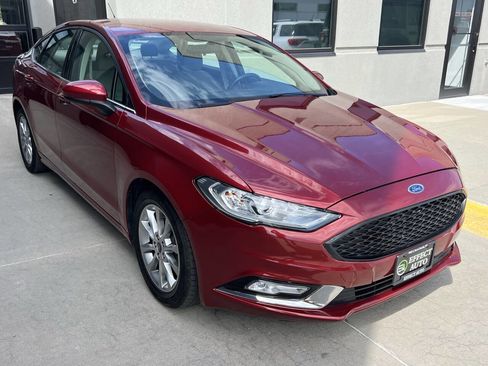 Used 2017 Ford Fusion SE image 7
