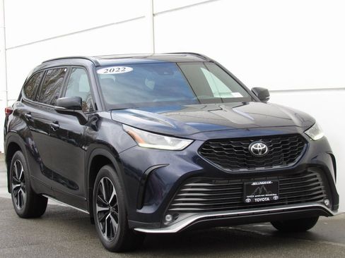 Used 2022 Toyota Highlander XSE image 2