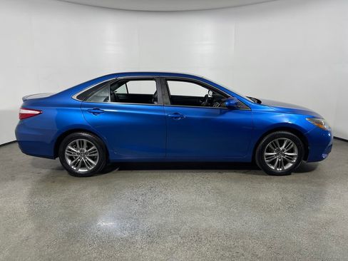 Certified 2017 Toyota Camry SE FWD image 2
