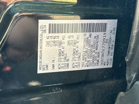Used 2025 Nissan Rogue SV AWD/4WD image 29