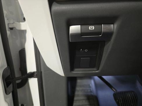 Used 2020 Land Rover Defender 110 HSE image 26