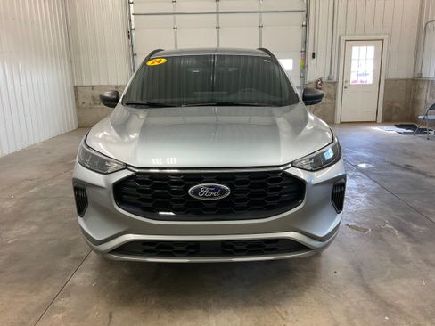 Used 2024 Ford Escape ST-Line w/ Tech Pack #1 AWD/4WD image 8