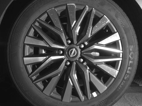 Used 2025 Nissan Altima 2.5 SV image 12