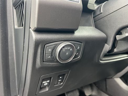 Used 2018 Ford F150 XLT w/ Equipment Group 302A Luxury AWD/4WD image 28