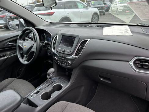 Used 2024 Chevrolet Equinox LT FWD image 15