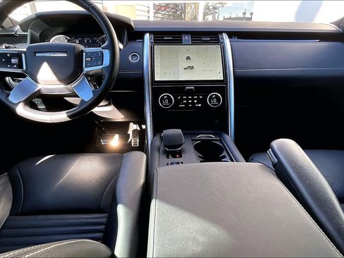 Used 2023 Land Rover Discovery S R-Dynamic image 14