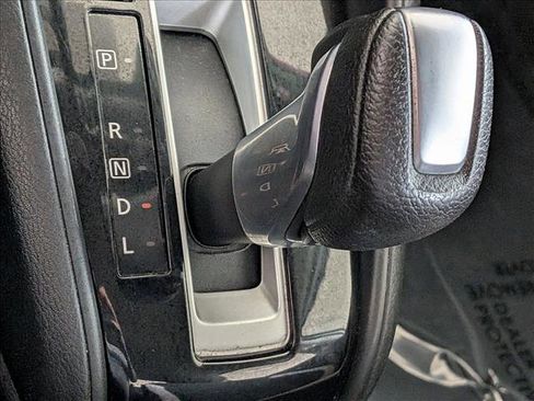 Used 2021 Nissan Versa SV FWD image 11