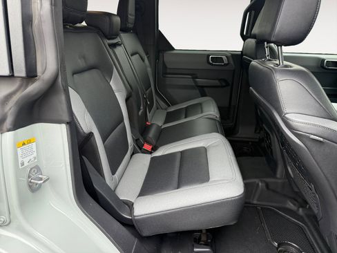 Used 2024 Ford Bronco Black Diamond image 18