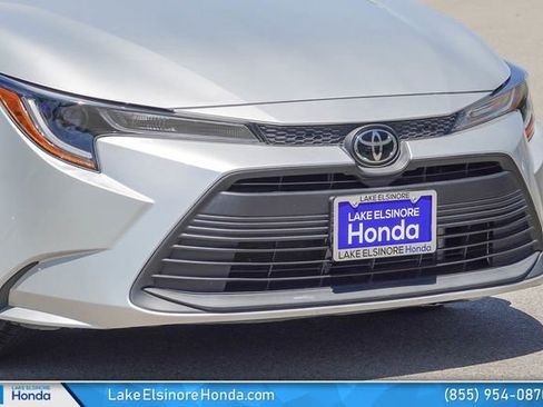 Used 2024 Toyota Corolla LE FWD image 2