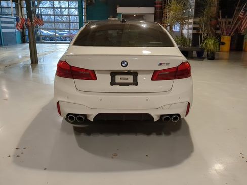 Used 2018 BMW M5 image 9