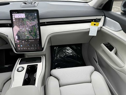 New 2025 Volvo EX90 Ultra image 19