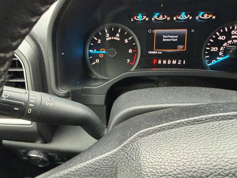 Used 2016 Ford F150 XLT w/ Equipment Group 302A Luxury AWD/4WD image 12