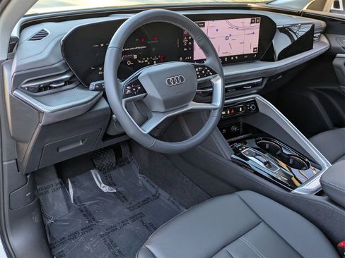 New 2025 Audi Q5 Premium image 8