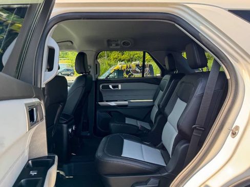 Used 2023 Ford Explorer XLT w/ Equipment Group 202A AWD/4WD image 21