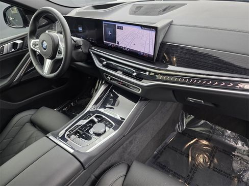 Used 2024 BMW X6 xDrive40i w/ Premium Package image 31