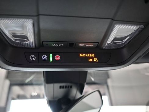 Used 2022 Chevrolet Equinox RS w/ RS Leather Package image 37