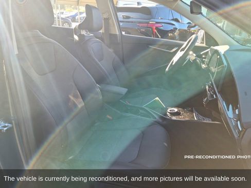 Used 2025 Kia Niro EX FWD image 15