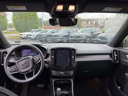 Used 2023 Volvo XC40 B5 Plus w/ Climate Package AWD/4WD image 14
