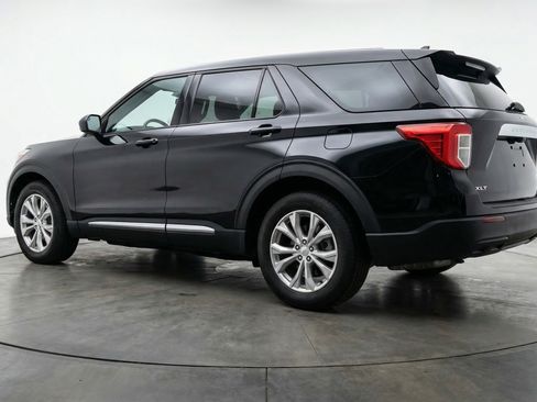 Used 2024 Ford Explorer Limited image 6