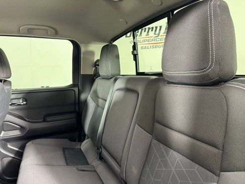 Used 2025 Nissan Frontier SV RWD image 30