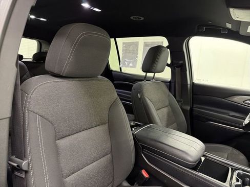 Certified 2025 Chevrolet Traverse LT image 20