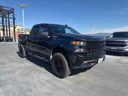 Used 2019 Chevrolet Silverado 1500 Custom Trail Boss w/ Custom Convenience Package image 3