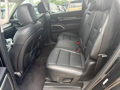 Used 2023 Kia Telluride LX FWD image 12