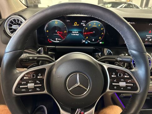 Used 2023 Mercedes-Benz GLA 250 4MATIC image 36