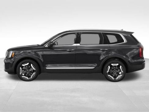 Used 2023 Kia Telluride S image 7