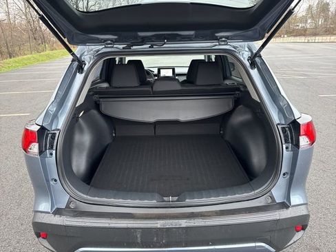 Used 2024 Toyota Corolla Cross LE image 5