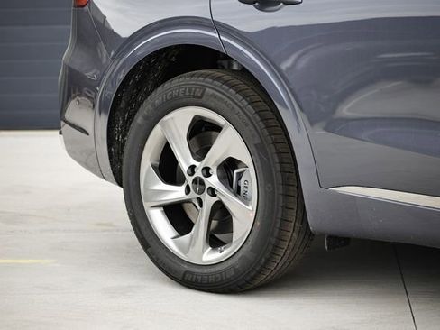 New 2026 Genesis GV70 2.5T Advanced image 6