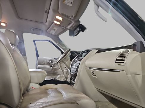 Used 2012 INFINITI QX56 4WD w/ Deluxe Touring Pkg image 13