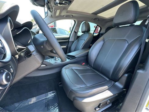Used 2019 Alfa Romeo Stelvio AWD image 8