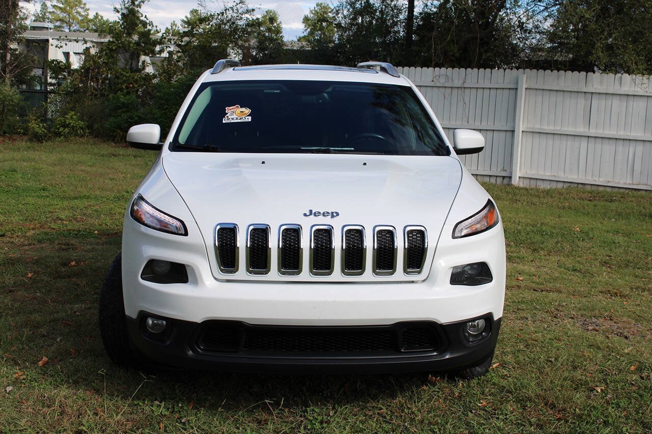 Used 2015 Jeep Cherokee Latitude w/ Comfort/Convenience Group AWD/4WD image 2