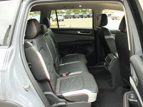 New 2024 Volkswagen Atlas Peak Edition SEL image 20