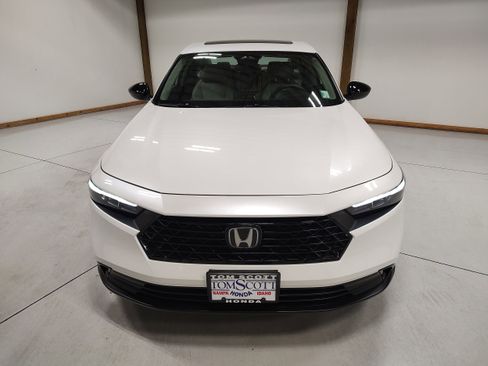 Used 2025 Honda Accord SE image 3