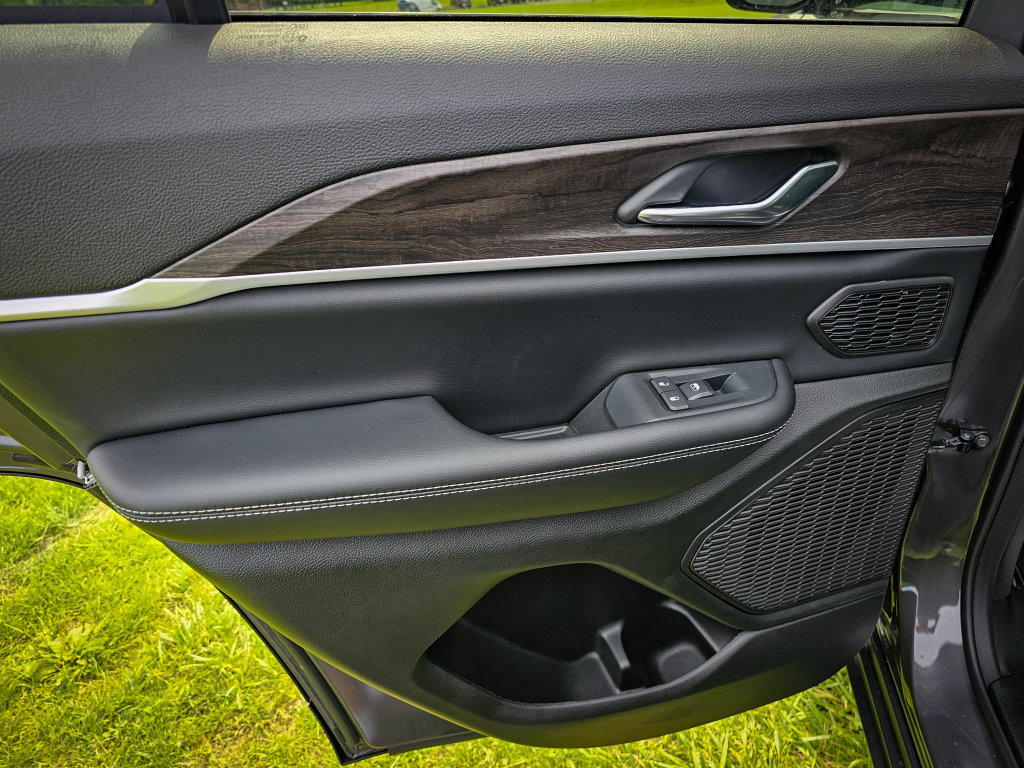 New 2026 Jeep Grand Cherokee Limited AWD/4WD image 36
