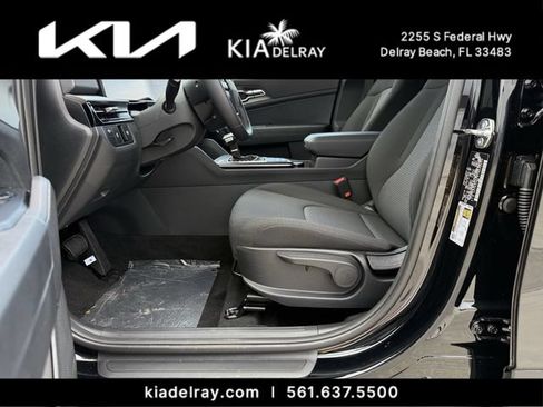 New 2026 Kia Sportage LX FWD image 16
