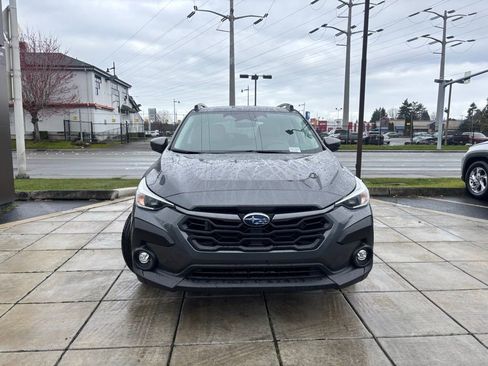 Used 2024 Subaru Crosstrek 2.0i Premium image 3