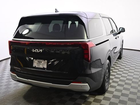 Used 2026 Kia Carnival FWD image 6